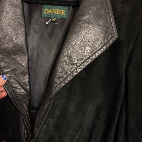 Danier Black Leather Women's Jacket - Picture 8 of 12